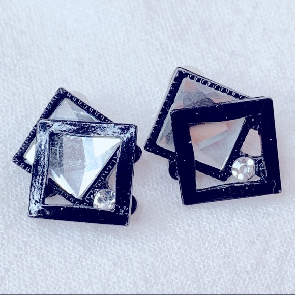 Jewelry - ❣️$25/3❣️ 3D Black Square Shining Stud Earrings
